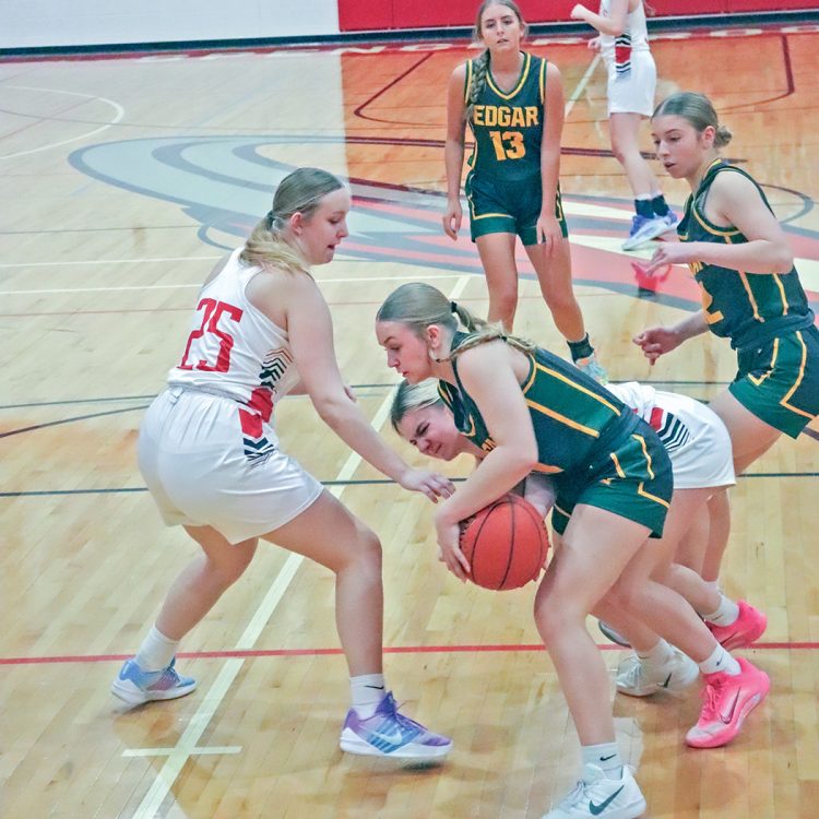 Edgar boys, girls win holiday tournament