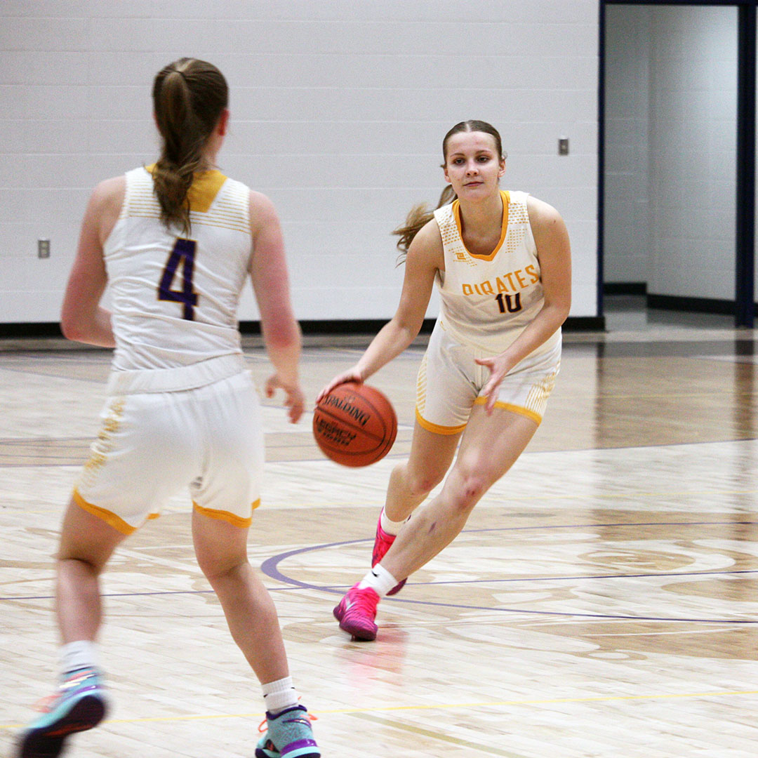 Dons bury Pirates; Gilman tips Rockets in OT