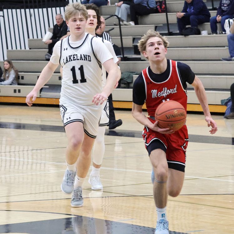 Raiders get little going at Central, rally to beat T-Birds