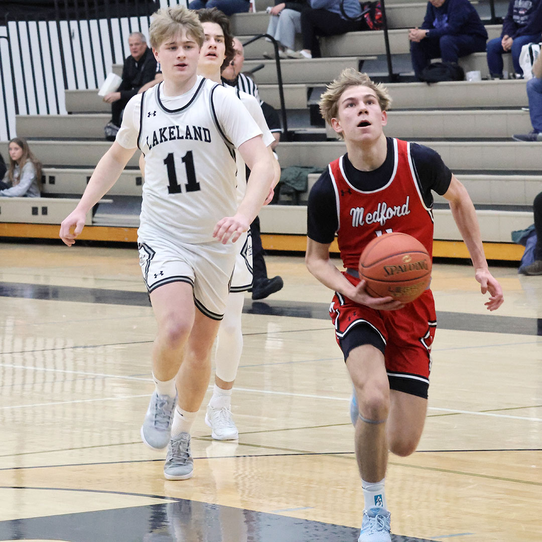 Raiders get little going at Central, rally to beat T-Birds