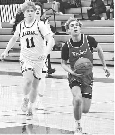 Raiders get little going at Central, rally to beat T-Birds