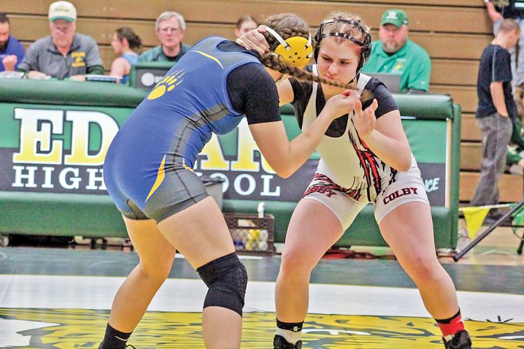 Blasel earns top spot in Marshfield, boys go 1-1