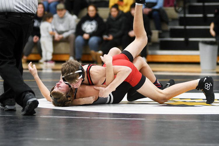 With just nine wrestlers, Raiders nearly knock off the T-Birds