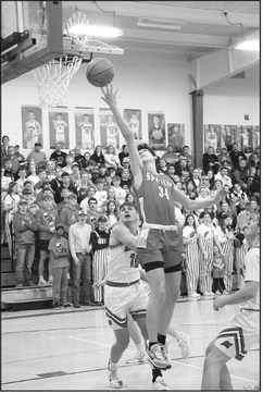 Spencer boys defeat Crandon, Stratford; fall to Marathon in playoffs