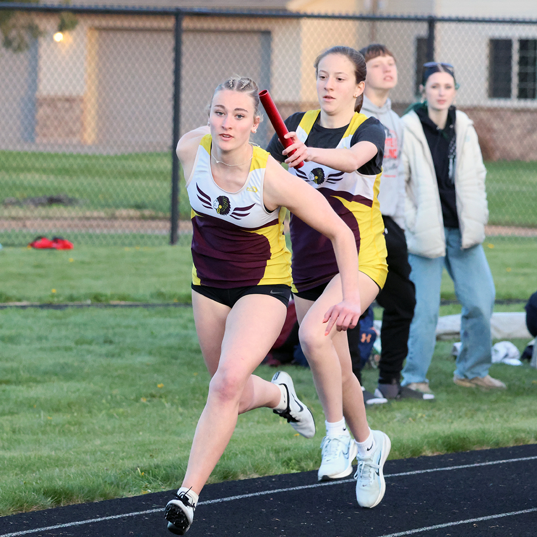 Raiders, Redmen find success Friday against good competition
