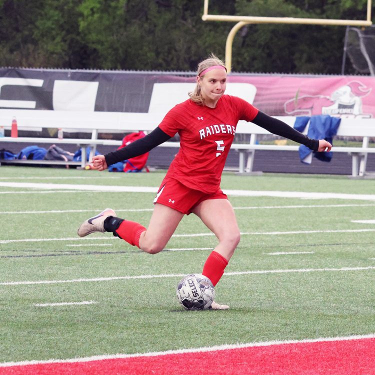 Another shootout win over Pines clinches 3rd; Raiders beat Mosinee