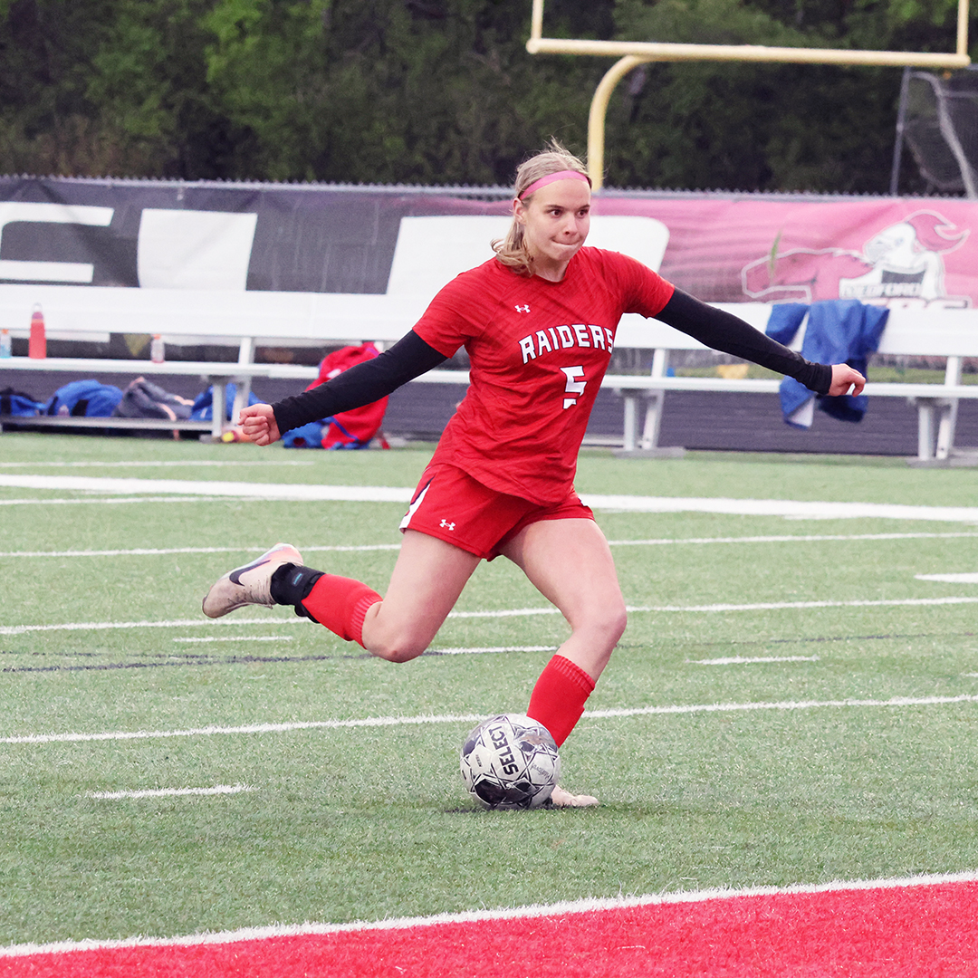 Another shootout win over Pines clinches 3rd; Raiders beat Mosinee