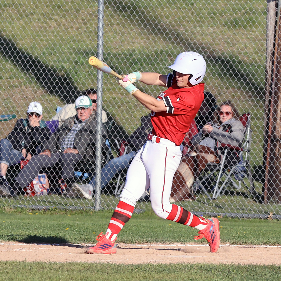 Raiders upset Hodags to land in three-way GNC tie for 2nd