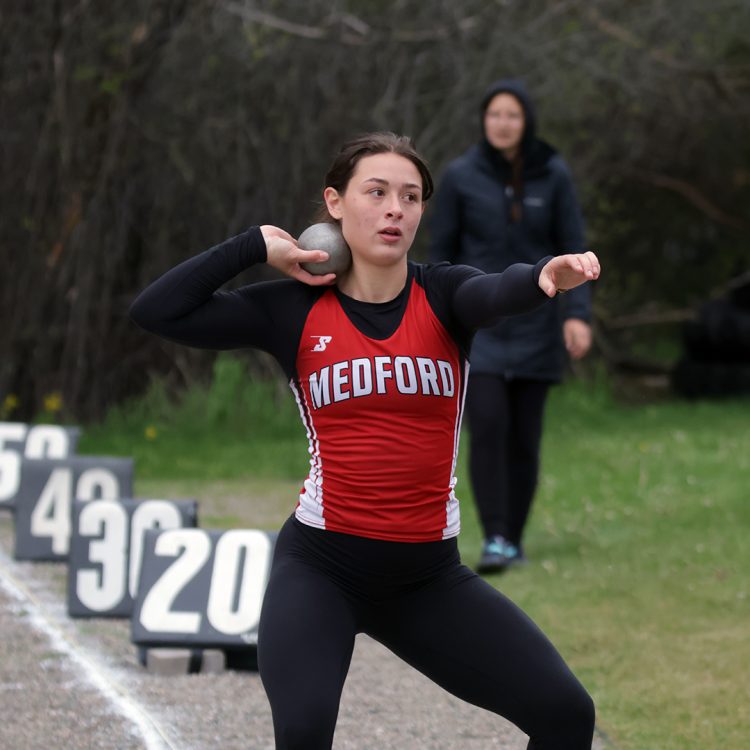 Stokes, Daniels win GNC titles; teams take 4th