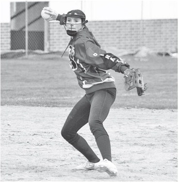 Pirates swept twice, drop out of Eastern Cloverbelt softball lead