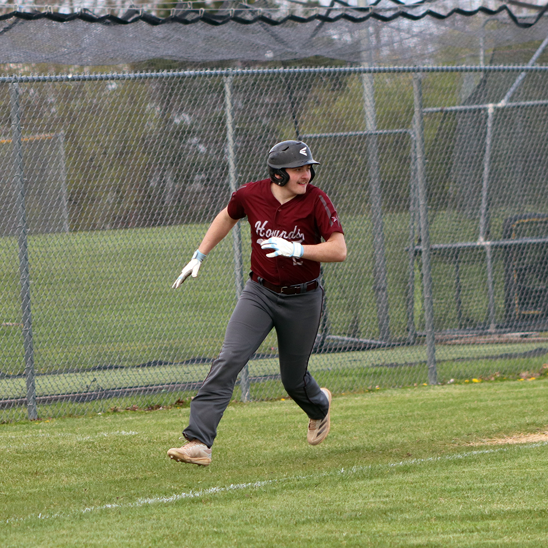 Greyhounds sweep Warriors in back-toback games