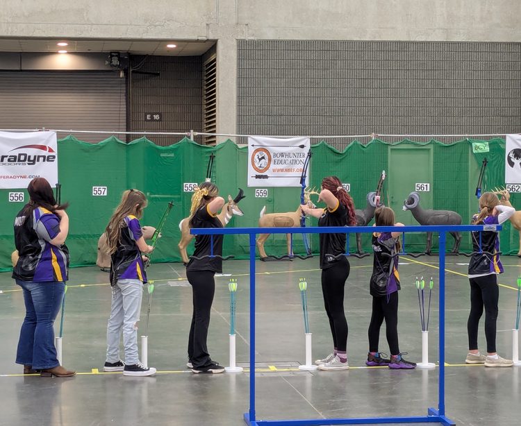 Gilman cracks top 20 in team 3-D; Hillebrand shoots a 291