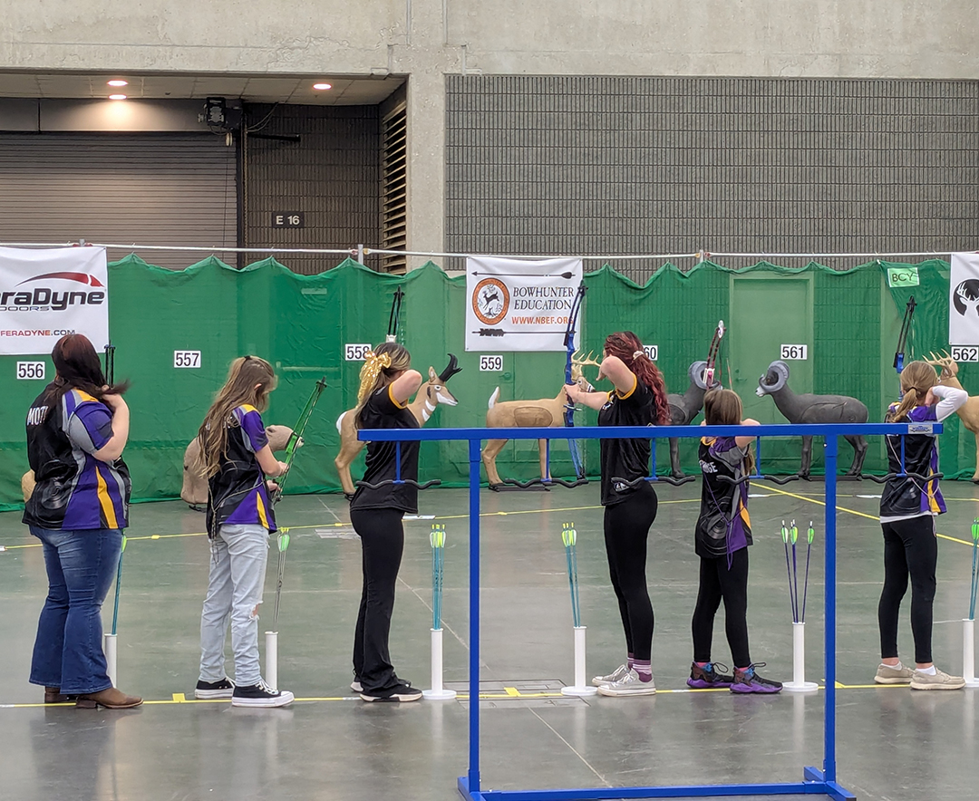 Gilman cracks top 20 in team 3-D; Hillebrand shoots a 291