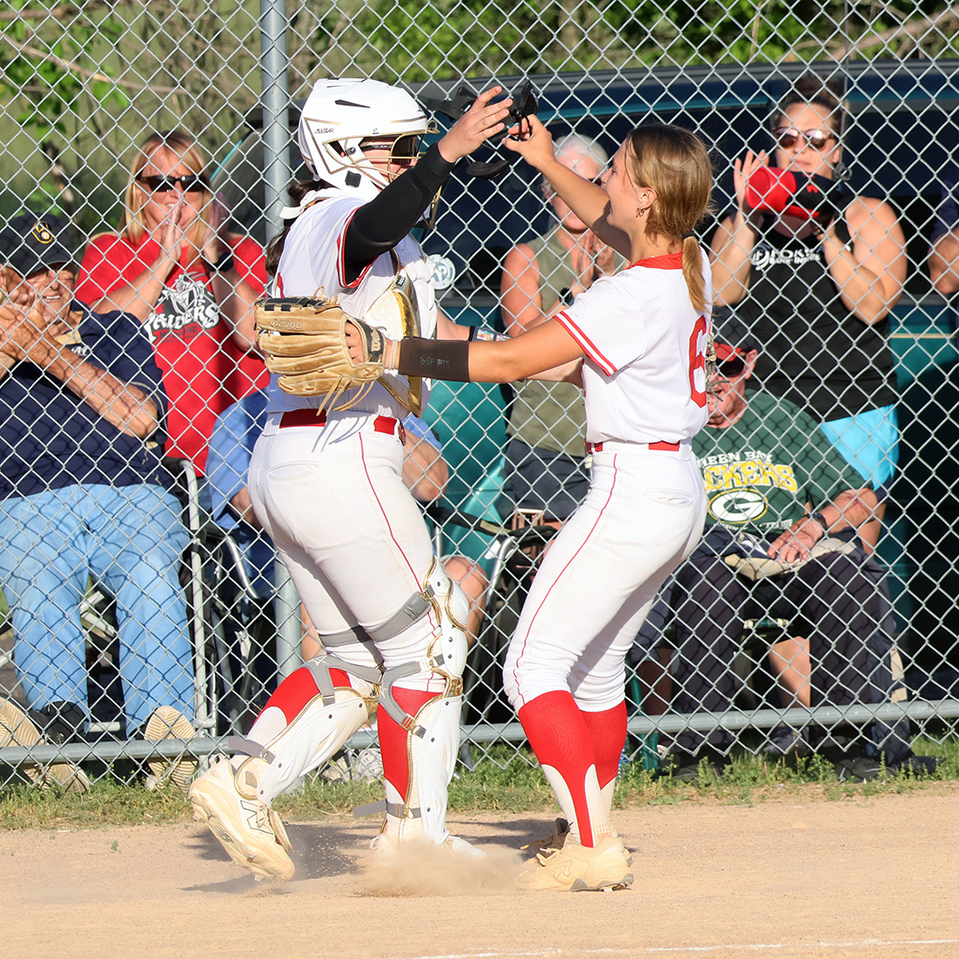 Semifinal Curse Broken – Mosinee swept; unbeaten B-W next in final Semifinal Curse Broken – Mosinee swept; unbeaten B-W next in final
