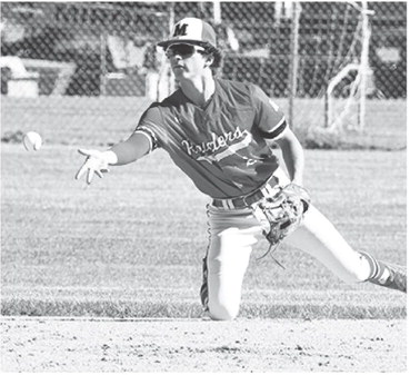 Mosinee sinks Raiders with 11run fifth; year ends in semifinal