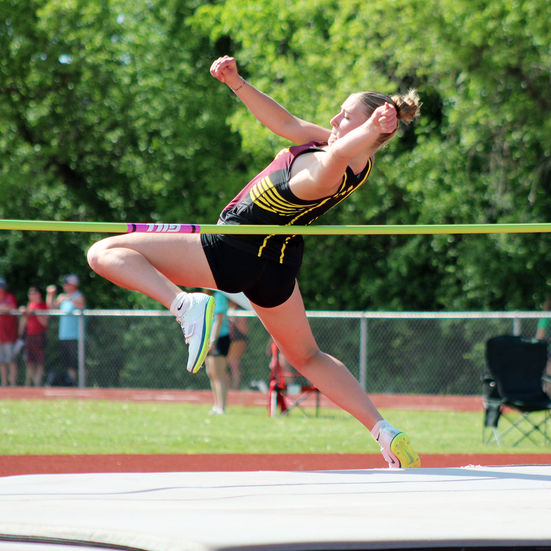 Redmen 2nd in loaded relay; Tlusty, high jumpers qualify Redmen 2nd in loaded relay; Tlusty, high jumpers qualify