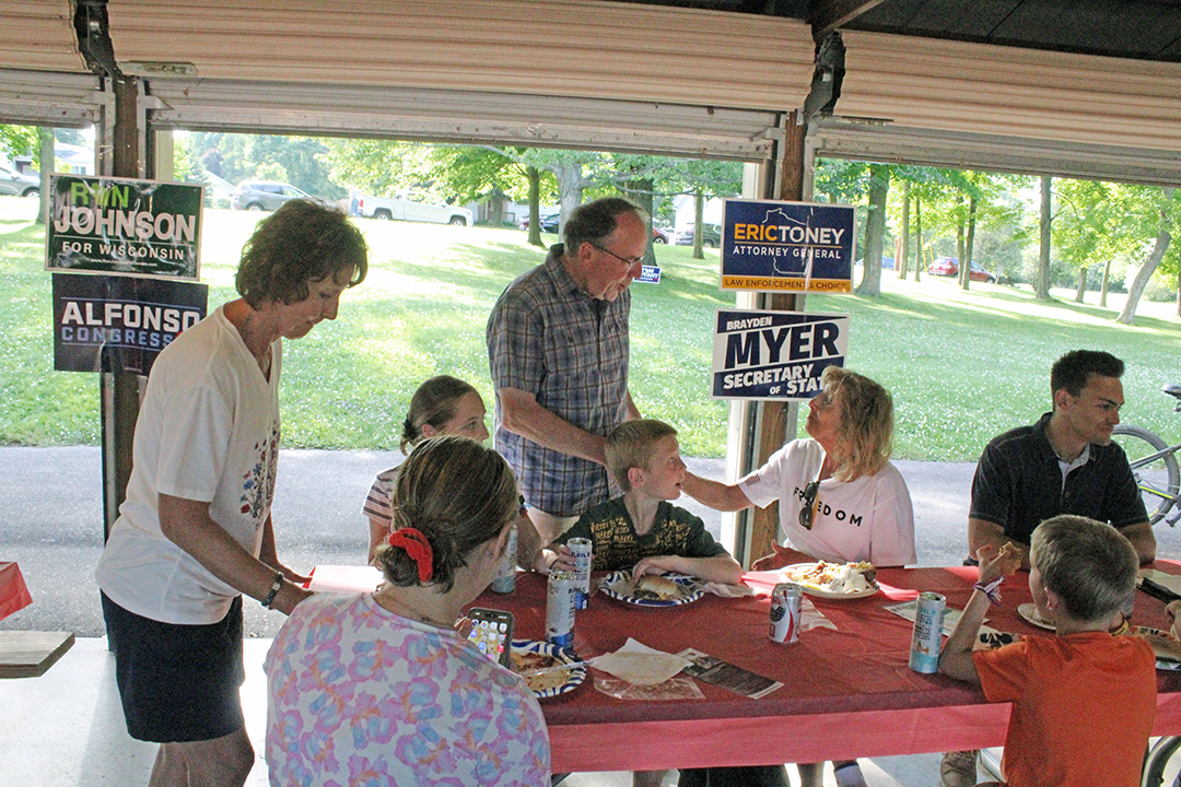 Candidates come out for Republican Party Picnic