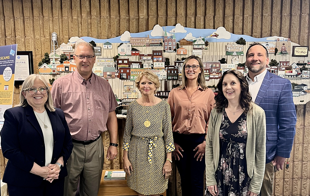 CSB of Loyal hosts Wisconsin DFI leadership for discussion on community banking, local economies
