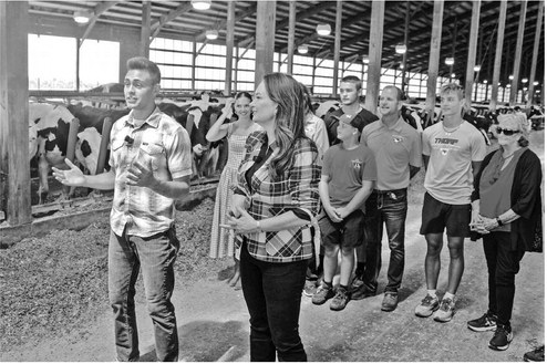 Alfonso visits dairy farm, touting Trump endorsement Alfonso visits dairy farm, touting Trump endorsement
