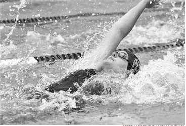 Swimmers get off to good start, taking 2nd, 4th in relay meets