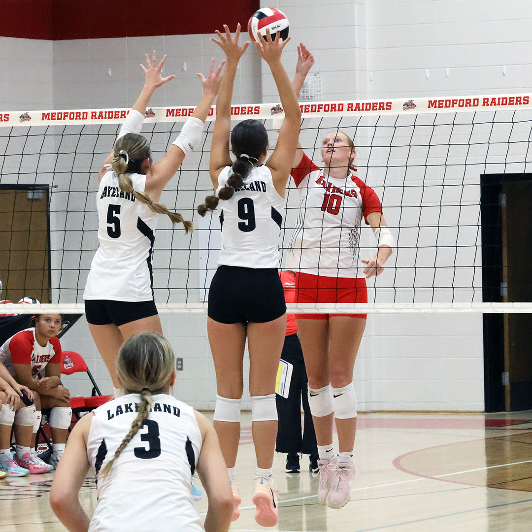Lakeland comes out swinging, spoils Medford’s Senior Night