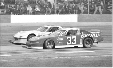 Haseleu and Elsinger battled it out for the win at Jefferson Speedway