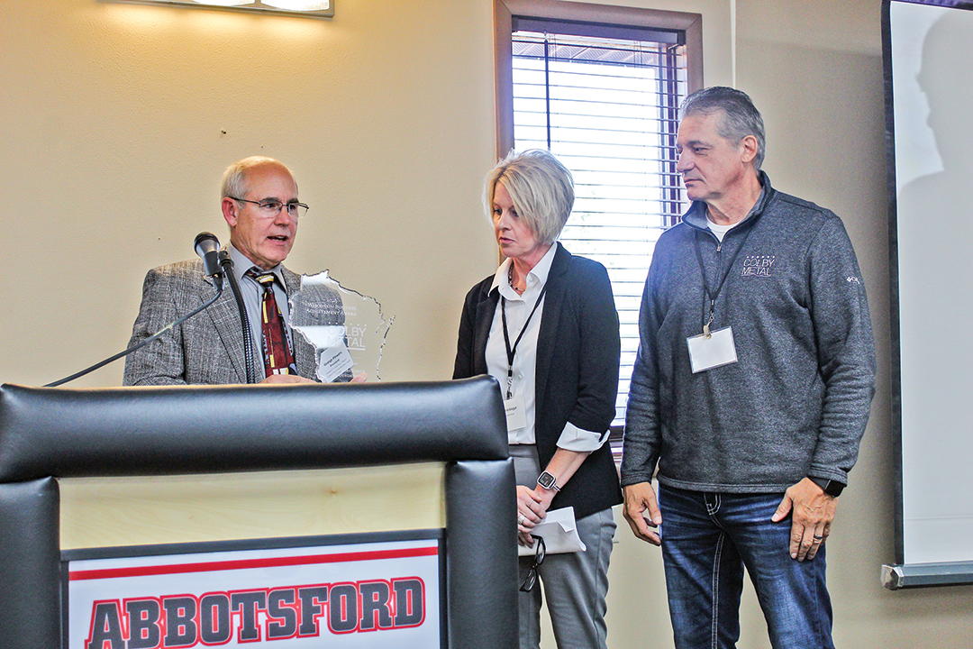 Loos Machine, Colby Metal receive Business Achievement awards